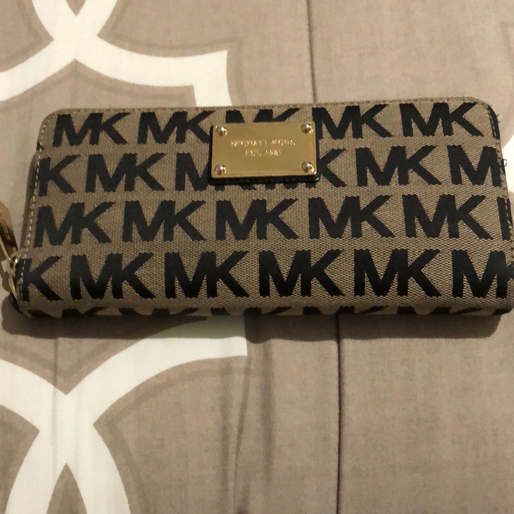 Michael Kors wallet